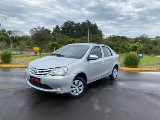 Carro 1.5 X SEDAN 16V FLEX 4P MANUAL