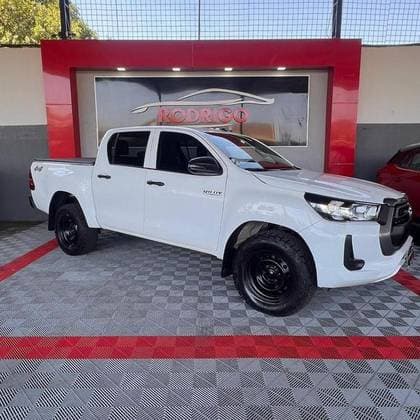 Carro 2.8 D-4D TURBO DIESEL CHASSI 4X4 MANUAL