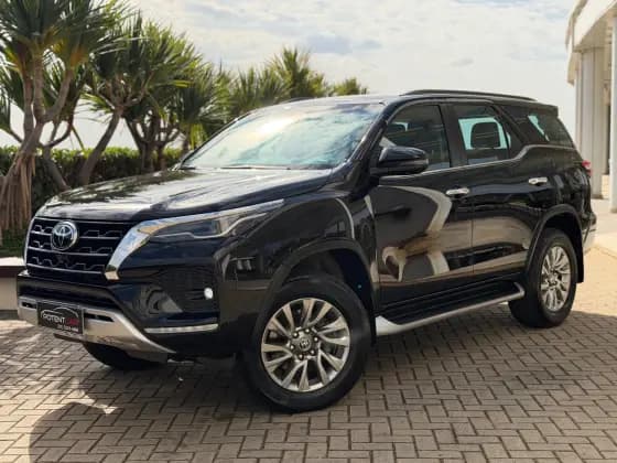 Carro 2.8 D-4D TURBO DIESEL SRX 7L 4X4 AUTOMÁTICO