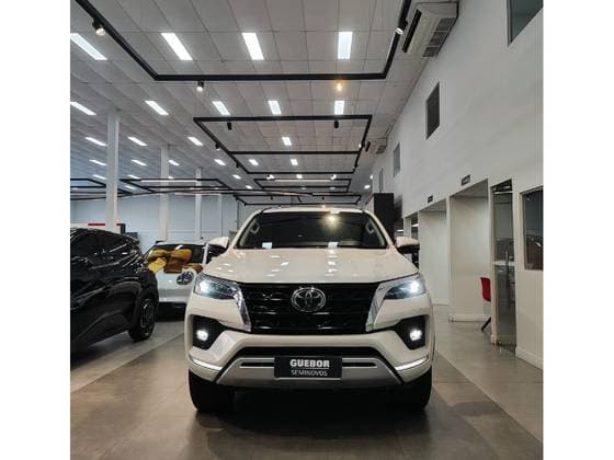 Carro 2.8 D-4D TURBO DIESEL SRX 7L 4X4 AUTOMÁTICO