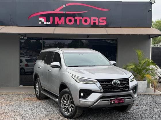 Carro 2.8 D-4D TURBO DIESEL SRX 7L 4X4 AUTOMÁTICO
