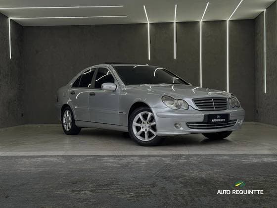 Carro 1.8 CLASSIC KOMPRESSOR 16V 143 CV GASOLINA 4P AUTOMÁTICO