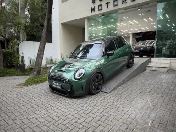 Carro 2.0 16V TWINPOWER GASOLINA S SPORT 4P STEPTRONIC