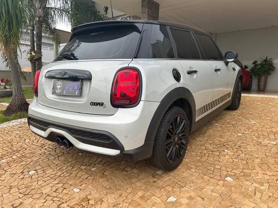 Carro 2.0 16V TWINPOWER GASOLINA S 4P STEPTRONIC