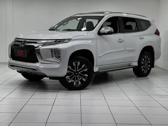 Carro 2.4 16V MIVEC TURBO DIESEL HPE AWD AUTOMÁTICO
