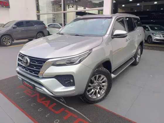 Carro 2.8 D-4D TURBO DIESEL SRX 7L 4X4 AUTOMÁTICO