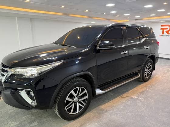 Carro 2.8 SRX 4X4 7 LUGARES 16V TURBO INTERCOOLER DIESEL 4P AUTOMÁTICO