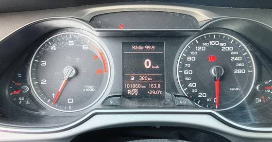 Carro 1.8 TFSI AMBIENTE GASOLINA 4P MULTITRONIC