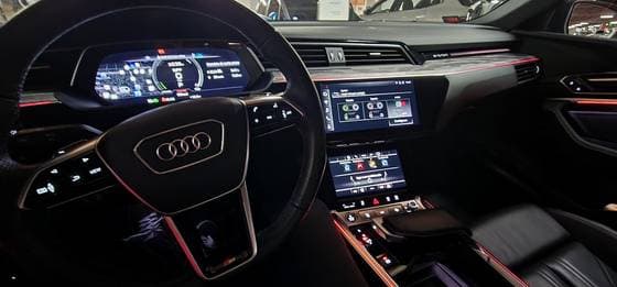 Carro ELÉTRICO SPORTBACK PERFORMANCE BLACK QUATTRO