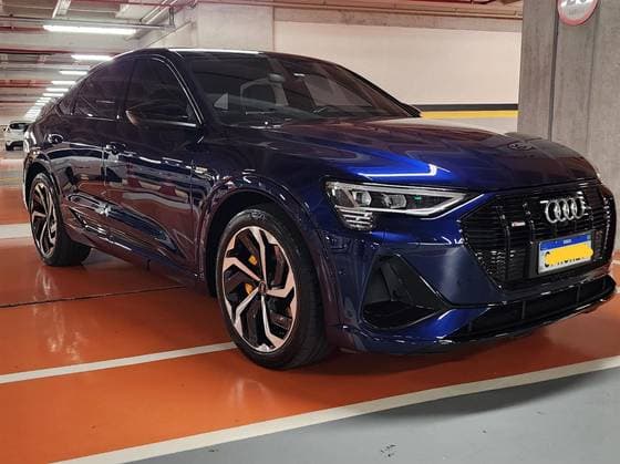 Carro ELÉTRICO SPORTBACK PERFORMANCE BLACK QUATTRO