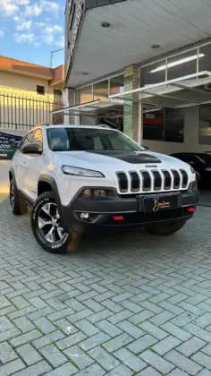 Carro 3.2 TRAILHAWK 4X4 V6 24V GASOLINA 4P AUTOMÁTICO