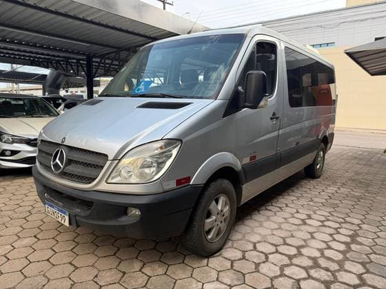 Carro 2.2 415 CDI VAN 16 LUGARES TETO ALTO 16V BI-TURBO DIESEL MANUAL