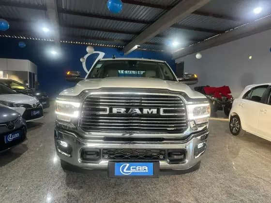 Carro 6.7 I6 TURBO DIESEL LARAMIE CD 4X4 AUTOMÁTICO