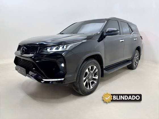 Carro 2.8 D-4D TURBO DIESEL DIAMOND 7L 4X4 AUTOMÁTICO
