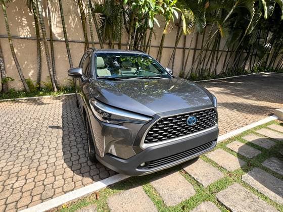 Carro 1.8 VVT-I HYBRID FLEX XRX CVT