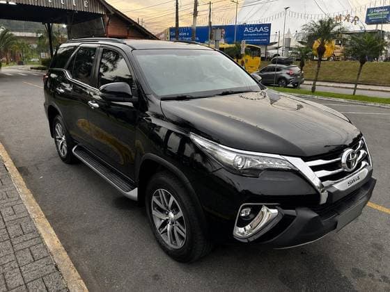 Carro 2.8 SRX 4X4 7 LUGARES 16V TURBO INTERCOOLER DIESEL 4P AUTOMÁTICO