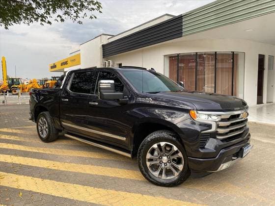 Carro 5.3 V8 GASOLINA 1500 HIGH COUNTRY 4X4 AUTOMÁTICO