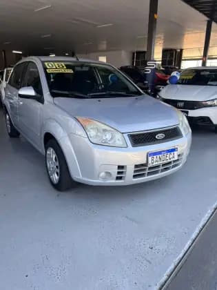 Carro 1.6 MPI FIRST HATCH 8V FLEX 4P MANUAL