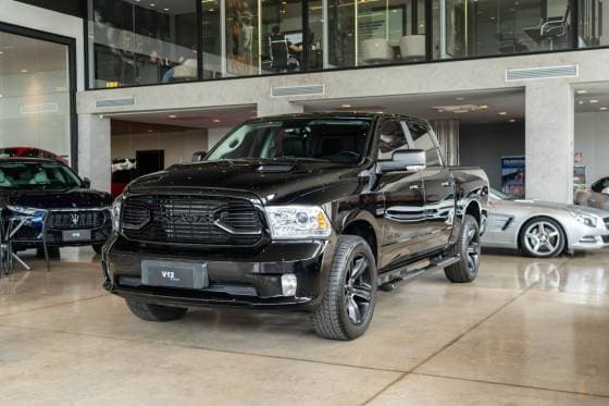 Carro 5.7 V8 GASOLINA LARAMIE CD 4X4 AUTOMÁTICO