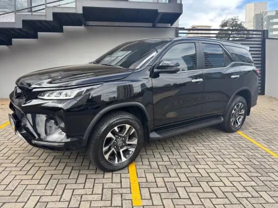 Carro 2.8 D-4D TURBO DIESEL DIAMOND 7L 4X4 AUTOMÁTICO