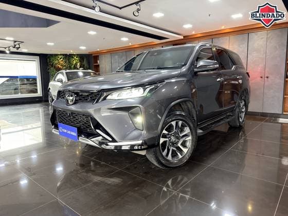 Carro 2.8 D-4D TURBO DIESEL DIAMOND 7L 4X4 AUTOMÁTICO