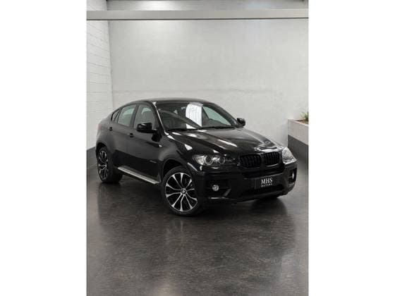 Carro 4.4 50I 4X4 COUPÉ 8 CILINDROS 32V BI-TURBO GASOLINA 4P AUTOMÁTICO