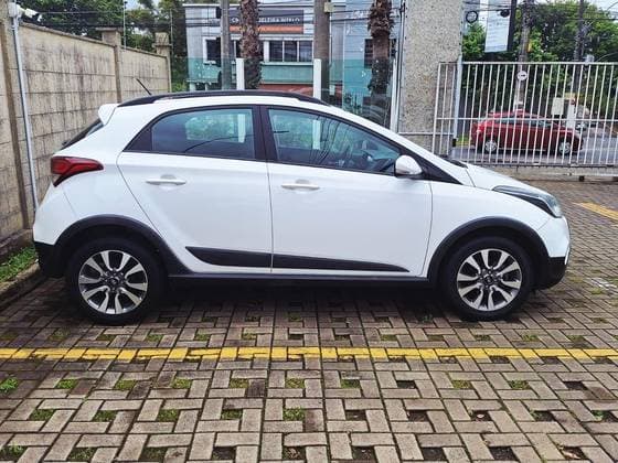 Carro 1.6 COMFORT STYLE 16V FLEX 4P MANUAL