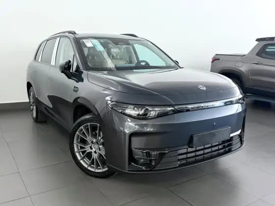 Carro 28,4 KW REEV