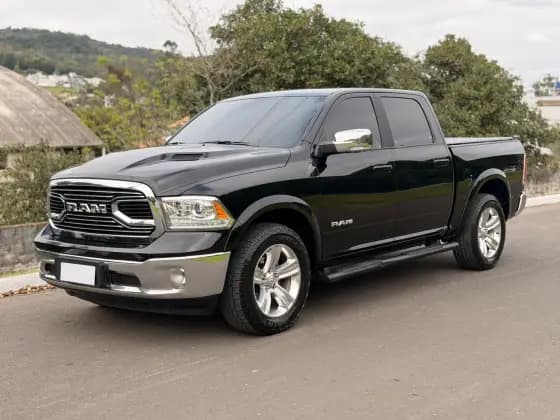 Carro 5.7 V8 GASOLINA LARAMIE CD 4X4 AUTOMÁTICO
