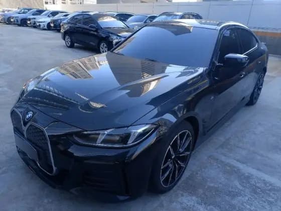 Carro ELÉTRICO eDRIVE40 M SPORT
