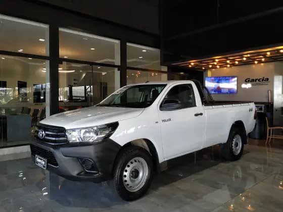 Carro 2.8 D-4D TURBO DIESEL CS 4X4 MANUAL