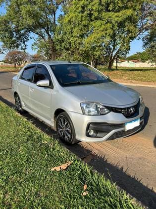 Carro 1.5 PLATINUM SEDAN 16V FLEX 4P AUTOMÁTICO