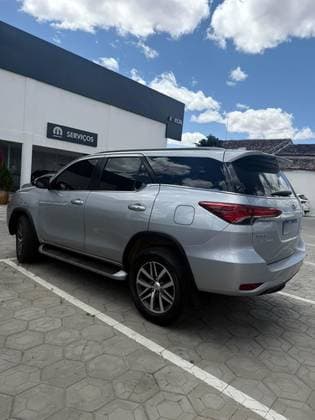 Carro 2.8 SRX 4X4 7 LUGARES 16V TURBO INTERCOOLER DIESEL 4P AUTOMÁTICO