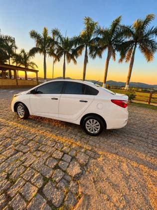 Carro 1.0 UNIQUE 12V FLEX 4P MANUAL