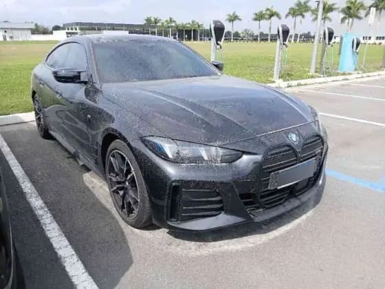 Carro ELÉTRICO M50