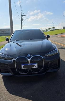 Carro ELÉTRICO eDRIVE35 M SPORT