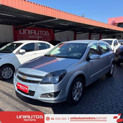 Carro 2.0 MPFI GT HATCH 8V FLEX 4P MANUAL