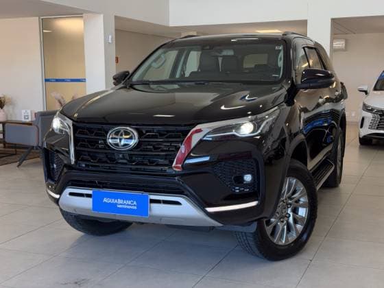Carro 2.8 D-4D TURBO DIESEL SRX 7L 4X4 AUTOMÁTICO