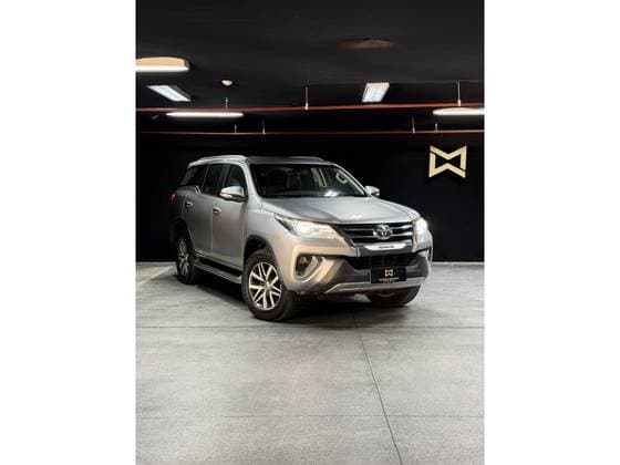 Carro 2.8 SRX 4X4 7 LUGARES 16V TURBO INTERCOOLER DIESEL 4P AUTOMÁTICO