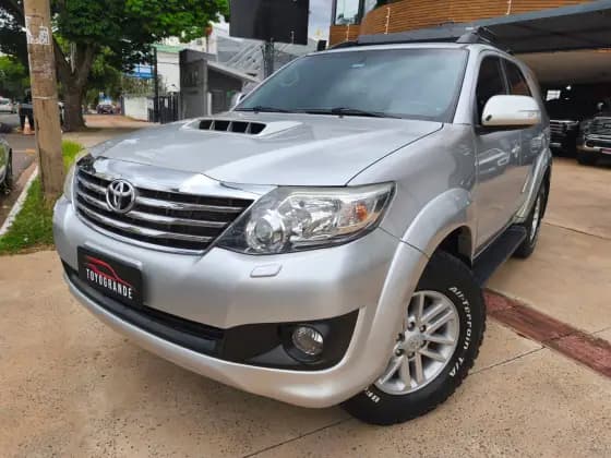 Carro 3.0 SRV 4X4 7 LUGARES 16V TURBO INTERCOOLER DIESEL 4P AUTOMÁTICO