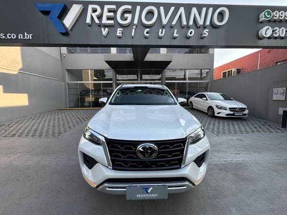 Carro 2.8 D-4D TURBO DIESEL SRX 7L 4X4 AUTOMÁTICO