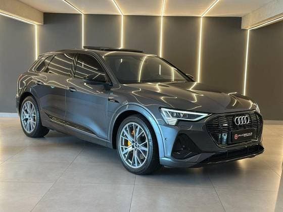 Carro ELÉTRICO PERFORMANCE BLACK QUATTRO