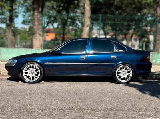 Carro 2.0 MPFI GLS 8V GASOLINA 4P MANUAL