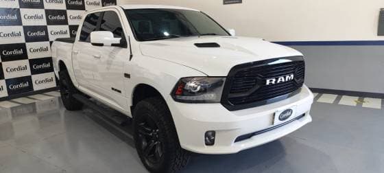 Carro 5.7 V8 GASOLINA LARAMIE NIGHT EDITION CD 4X4 AUTOMÁTICO