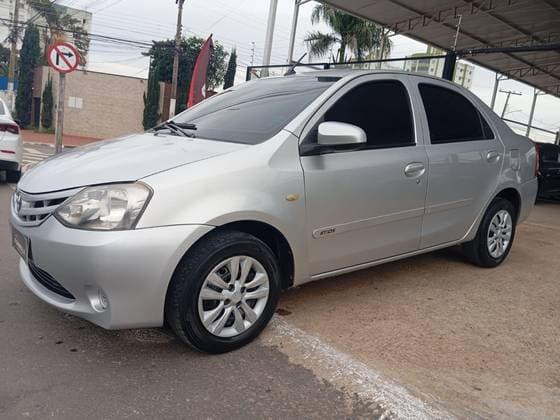 Carro 1.5 X SEDAN 16V FLEX 4P AUTOMÁTICO