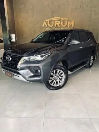 Carro 2.8 D-4D TURBO DIESEL SRX 7L 4X4 AUTOMÁTICO