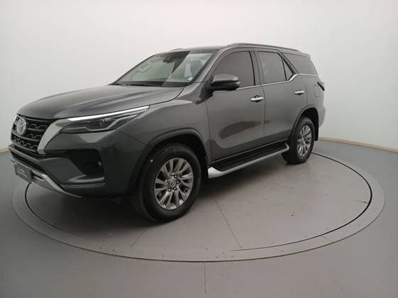 Carro 2.8 D-4D TURBO DIESEL SRX 7L 4X4 AUTOMÁTICO