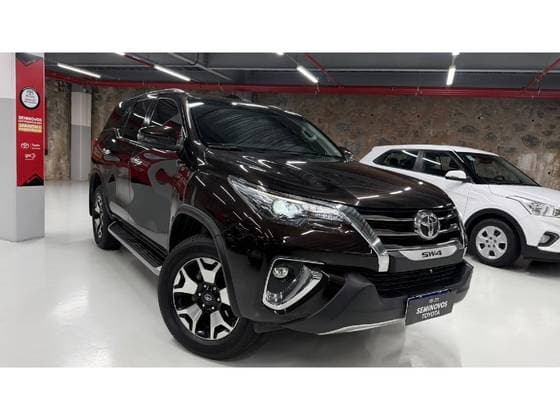 Carro 2.8 SRX DIAMOND 4X4 7 LUGARES 16V TURBO INTERCOOLER DIESEL 4P AUTOMÁTICO
