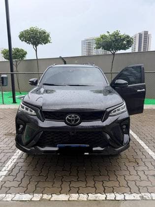 Carro 2.8 D-4D TURBO DIESEL DIAMOND 7L 4X4 AUTOMÁTICO