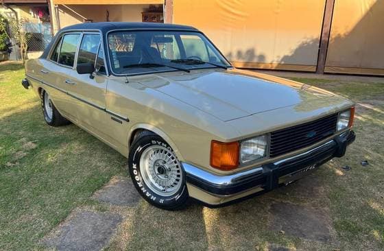Carro 4.1 COMODORO 12V GASOLINA 4P MANUAL
